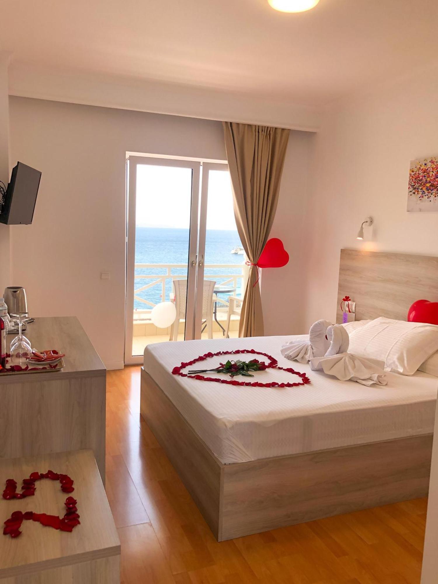 Sun N Blue Hotel Sarandë 외부 사진