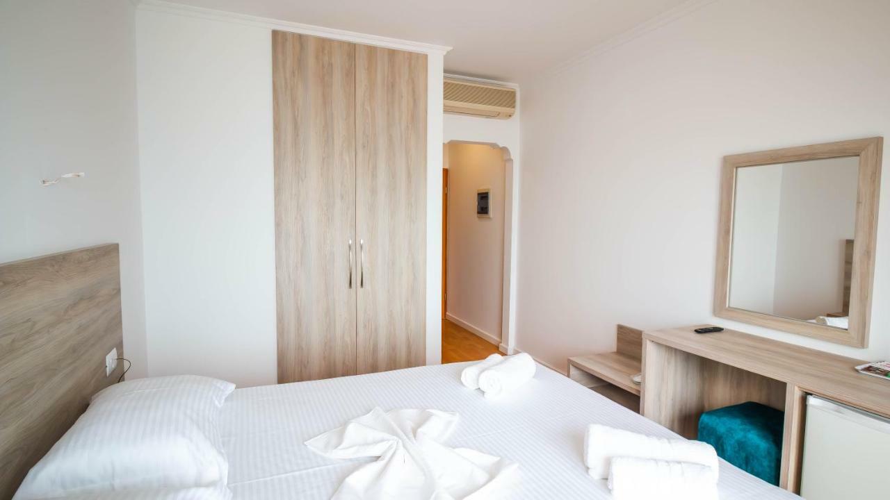 Sun N Blue Hotel Sarandë 외부 사진